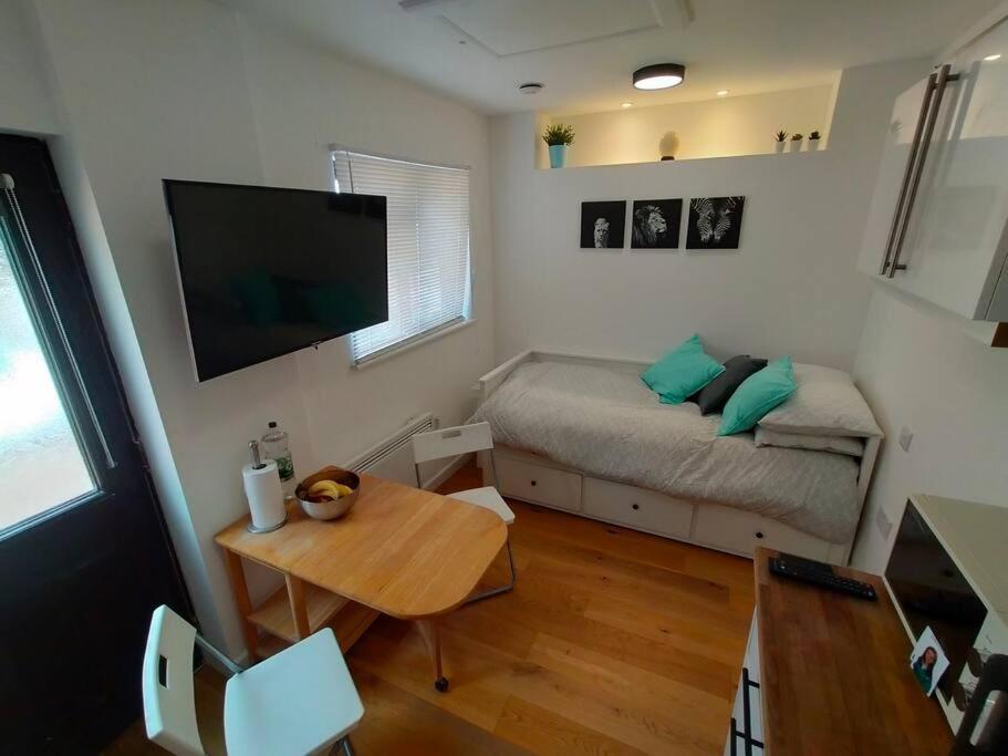 Apartamento Private Self Contained Self Catering Flat *