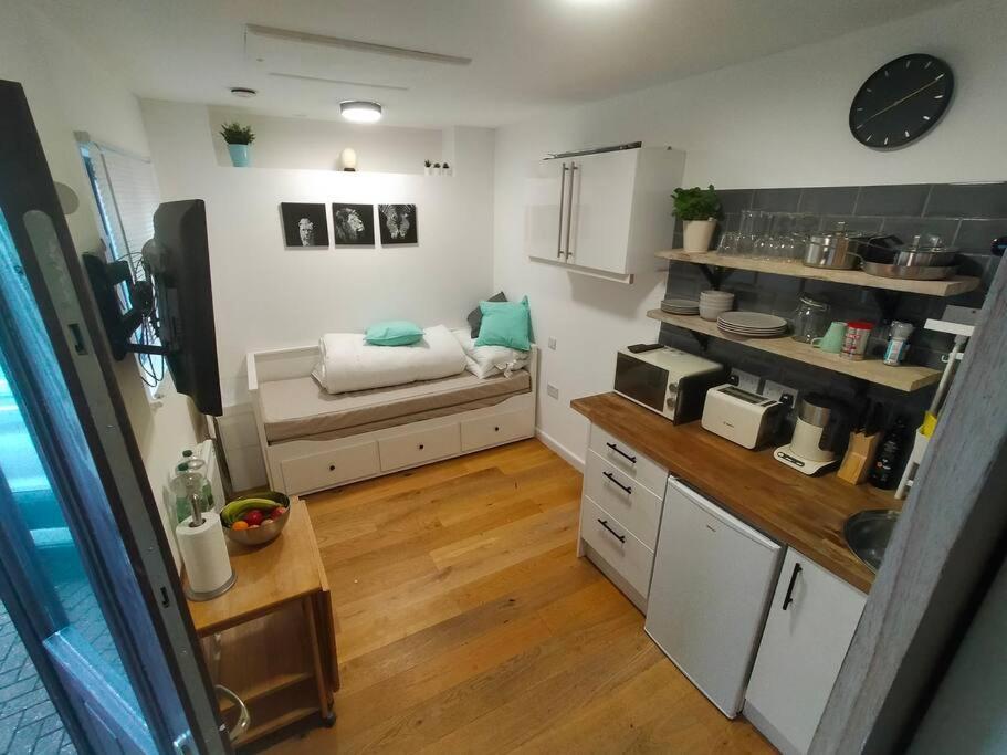 Private Self Contained Self Catering Flat Apartamento *